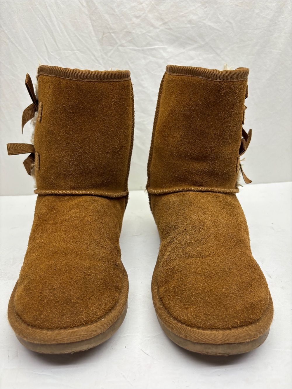 Koolaburra Chestnut Suede Short Bow Boots, SZ 6 big girl, box 60